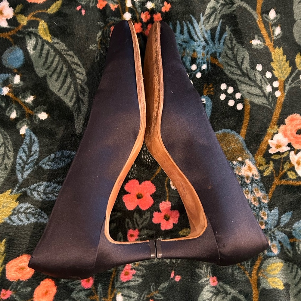 Vintage Giorgio Armani Dark Blue Satin Covered Heels - Picture 6 of 9